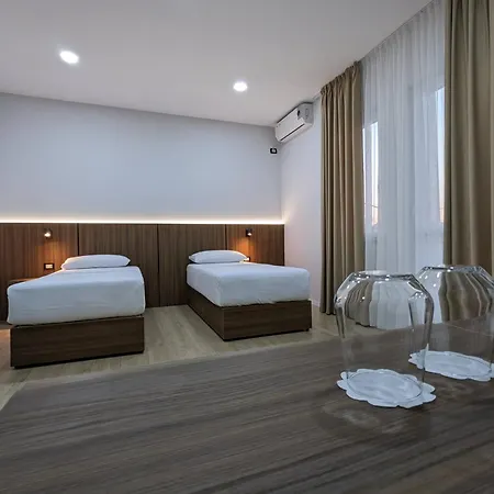 Aleks Hotel